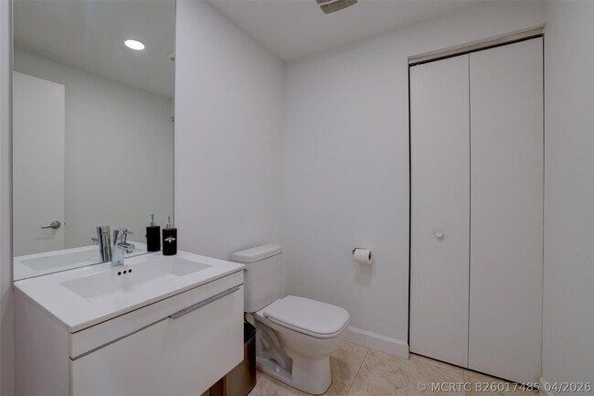Building Photo - 17301 Biscayne Blvd