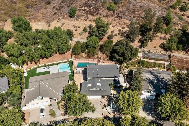 Building Photo - 27045 Esward Dr