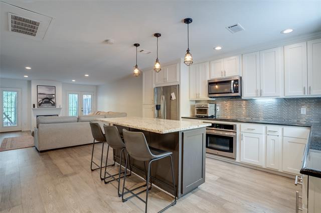 Building Photo - 4017 Buena Vista St