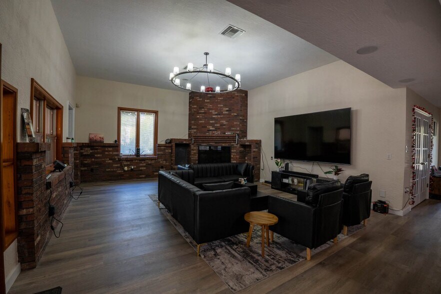 Living Room - 250 Strathmore Ave