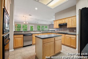 Building Photo - 11378 Woodridge Forest
