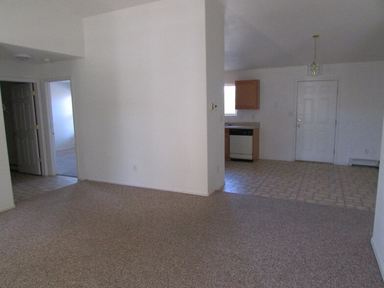Building Photo - 1241 Tara Dr