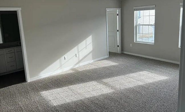 Building Photo - 355 Ember Dr