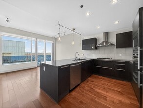 Building Photo - 737 Olive Wy