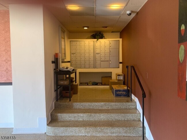 Building Photo - 415 Claremont Ave