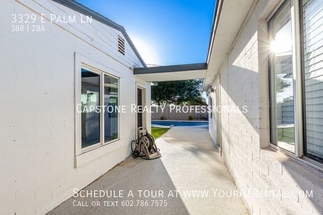 Building Photo - 3329 E Palm Ln