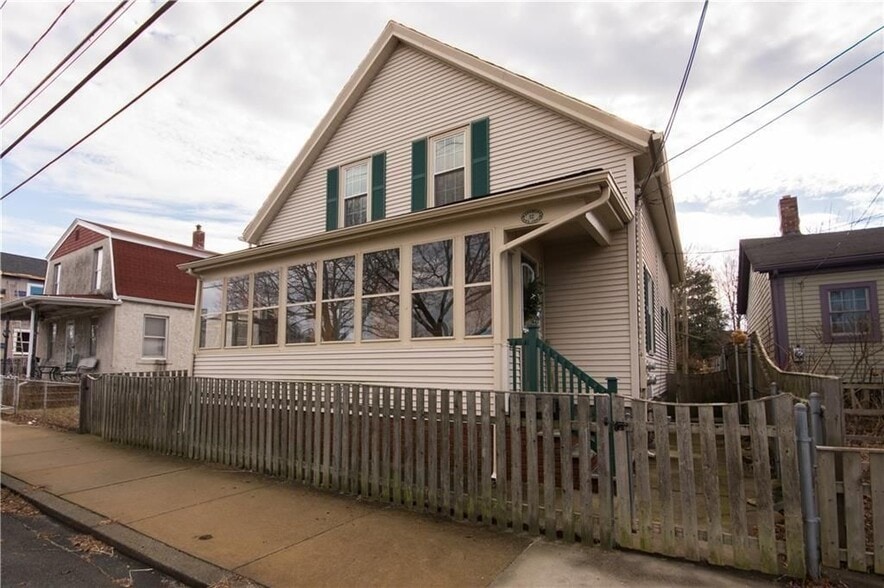 Building Photo - 12 Washington St