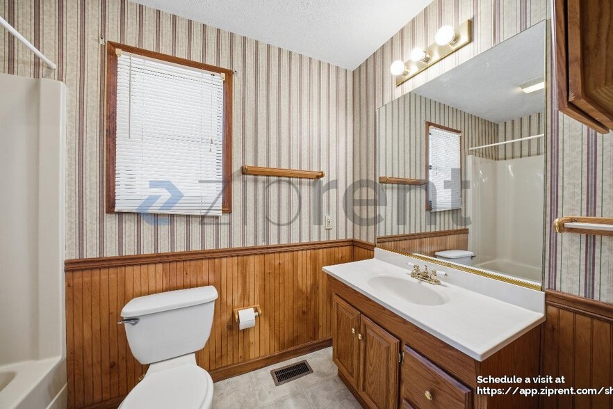 Building Photo - 103 Autumn Ln