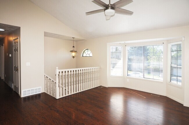 Building Photo - 1179 E 2450 N