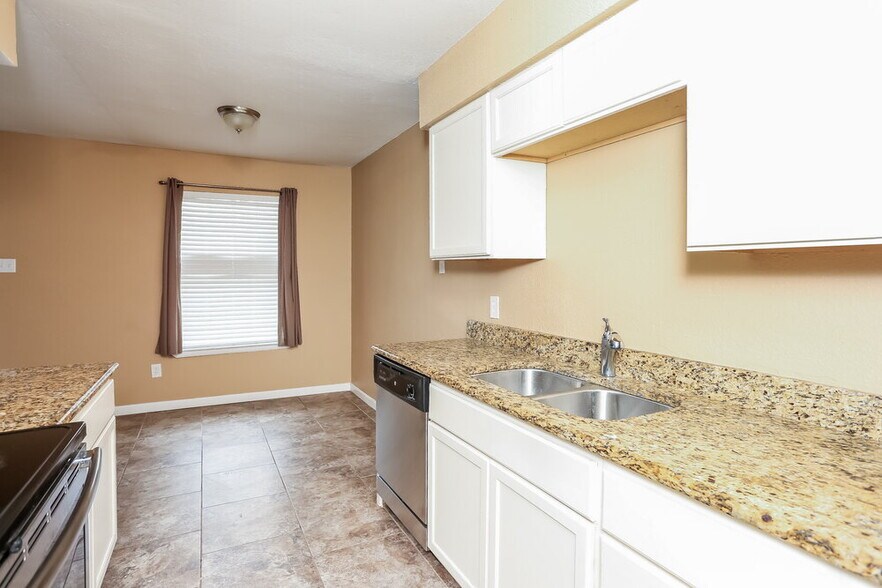 Building Photo - 1804 Primrose Ln
