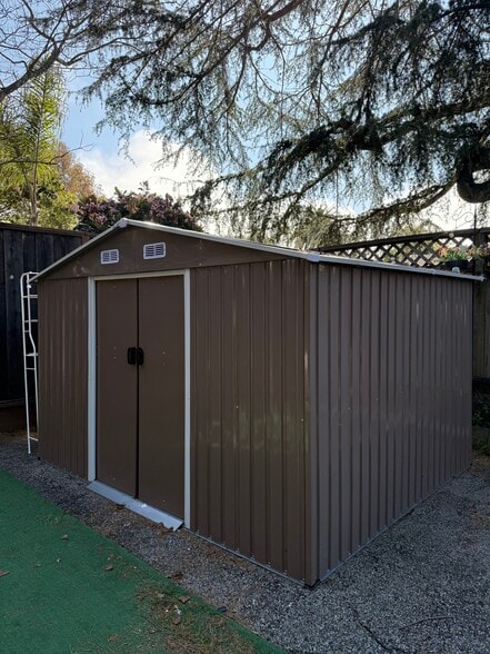 Building Photo - 1332 Thompson Ave