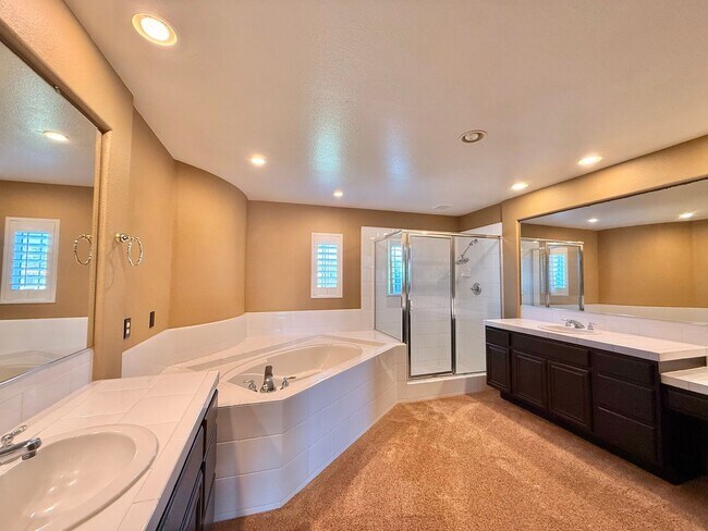 Building Photo - Luxurious Tuscan Style Villa in San Diego - Entertainers Dream!