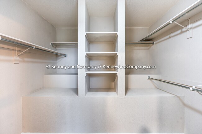 Building Photo - 1672 Smoke Ridge Dr