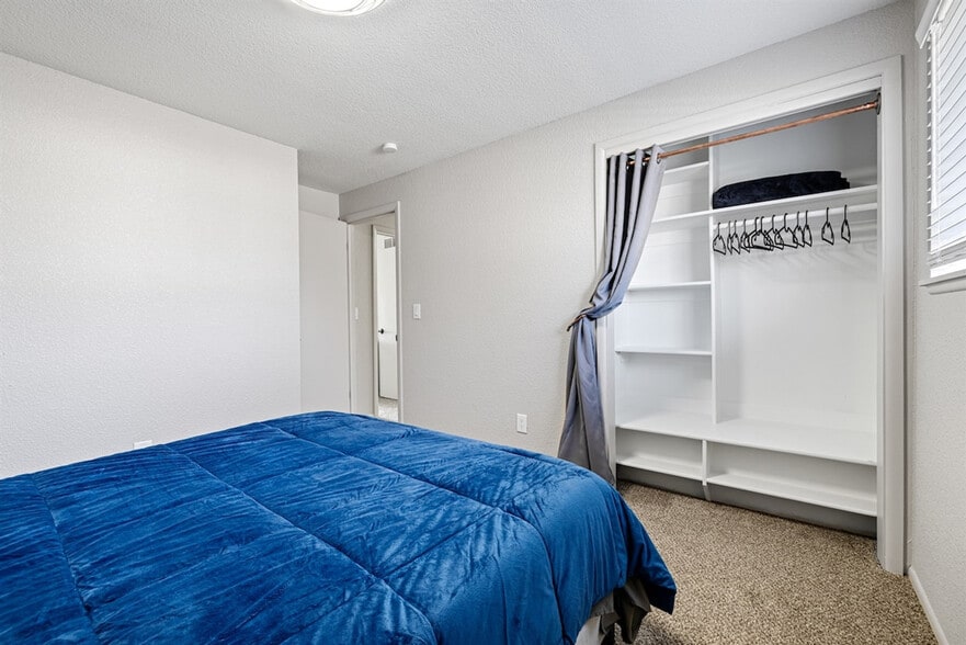 Building Photo - 9131 W Pattie Dr