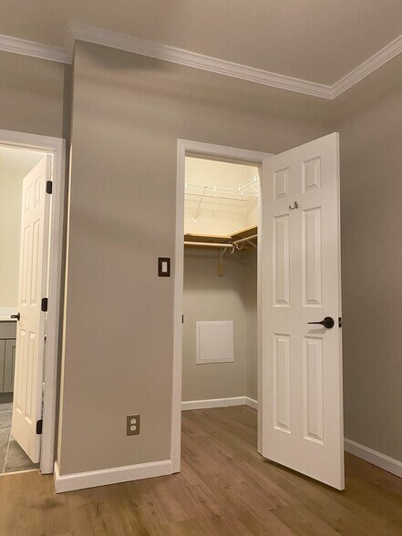 Building Photo - 46628 Drysdale Ter