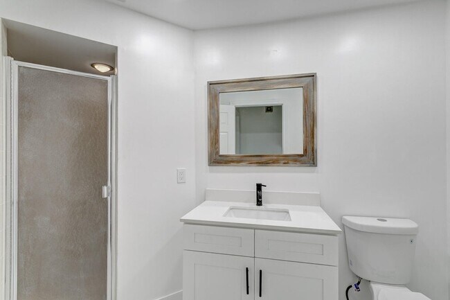 Building Photo - 206 Sea Oats Dr