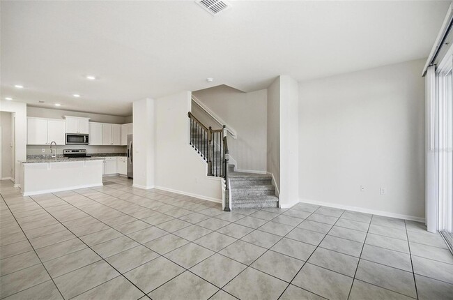 Building Photo - 165 Redbud Rd