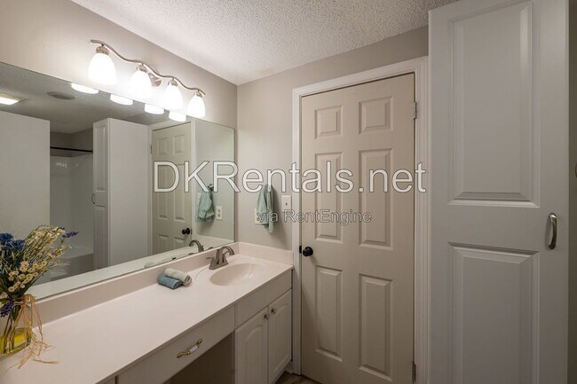 Building Photo - 3067 Steeplechase Dr