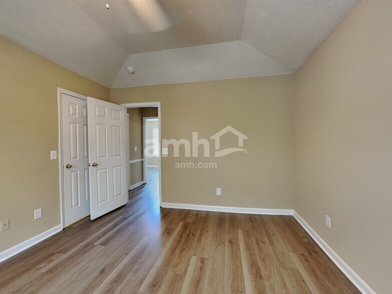 Building Photo - 4103 Chilton Way