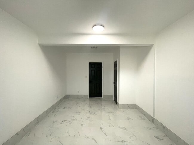 Building Photo - 5304 Monte Pl