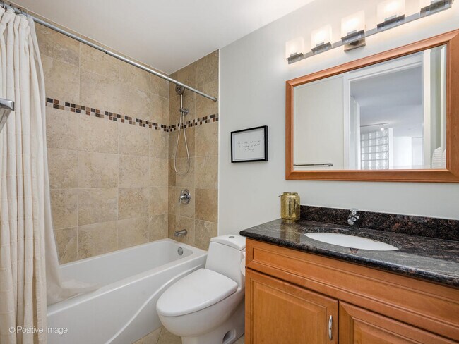 Building Photo - 2020 N Lincoln Park W