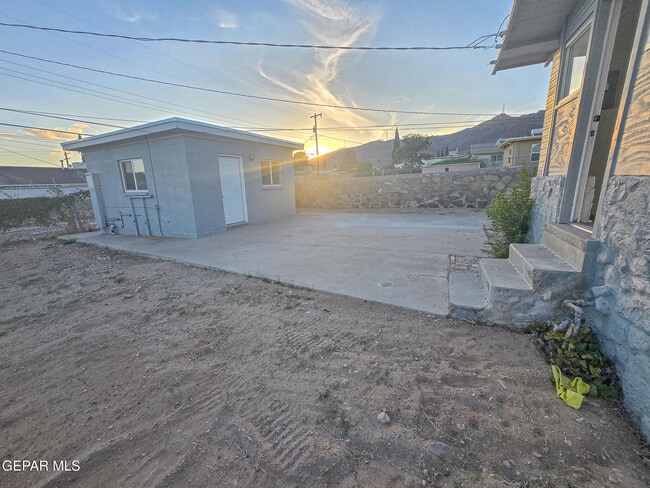 Building Photo - 3518 Sacramento Ave