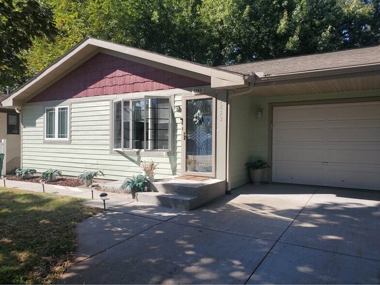 Front of house - 5853 Winnetka Ave N