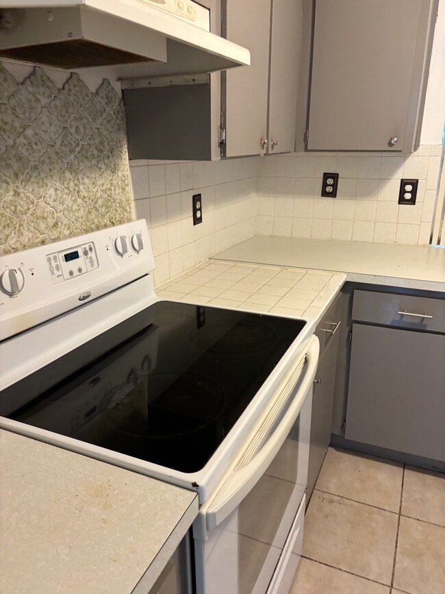 Building Photo - 12411 Partridge Hill Row