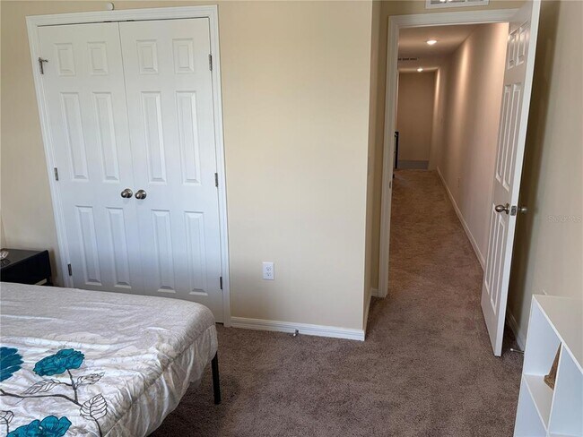 Building Photo - 3840 King Hill Dr