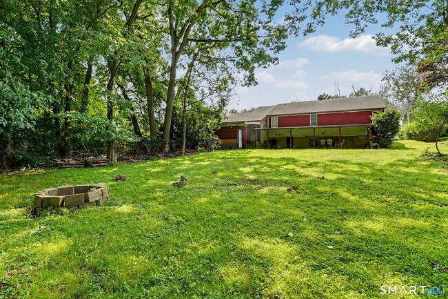 Building Photo - 115 Forestview Rd