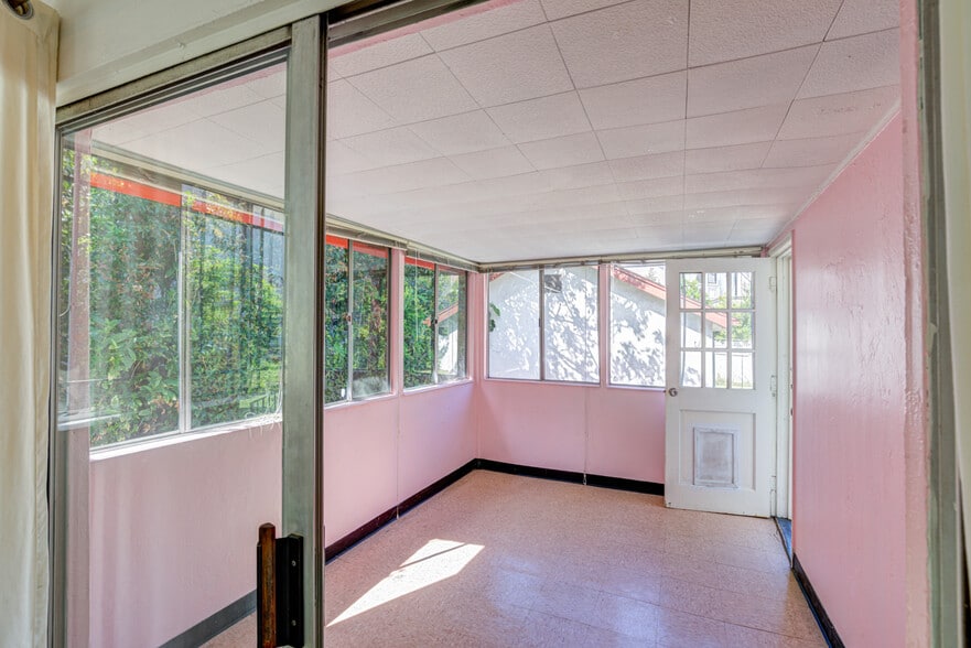 Building Photo - 835 N Ogden Dr