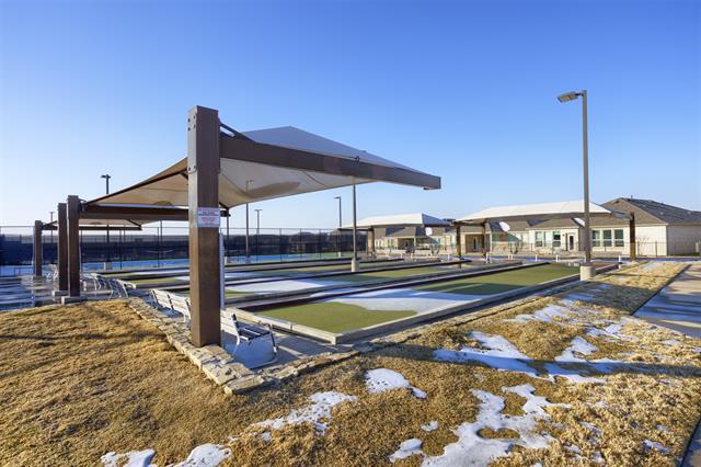 Building Photo - 944 Memorial Dr