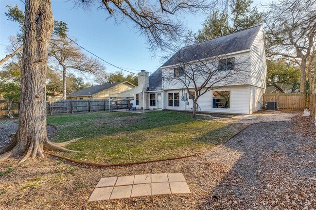 Building Photo - 4002 Biscay Dr