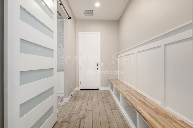 Building Photo - 10627 E Tumbleweed Ave