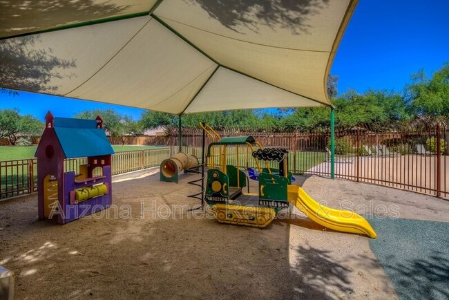 Building Photo - 6413 S Woodland Hills Dr