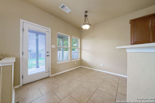 Building Photo - 9902 Meadow Lark
