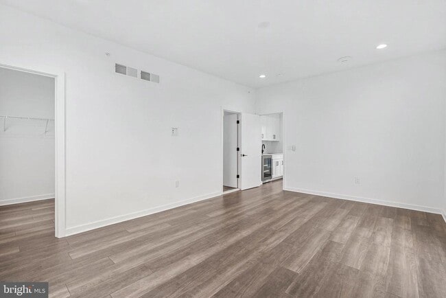 Building Photo - 3212 Evergreen Walk