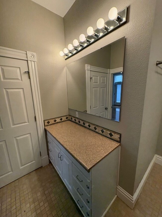 Building Photo - High end, 3 bedroom single family home in The Grove!