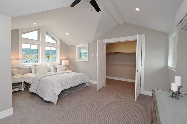 Building Photo - Beautiful Newer Home at Downtown Pleasanton!