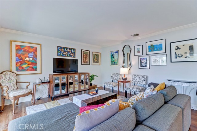 Building Photo - 881 Via Mendoza