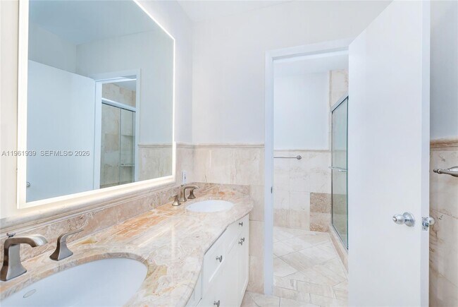 Building Photo - 310 Harbor Ct