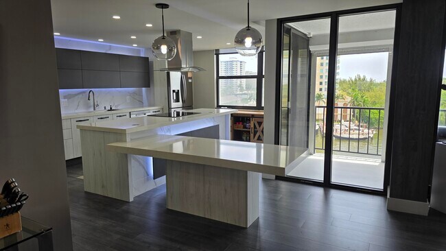 Building Photo - 936 Intracoastal Dr