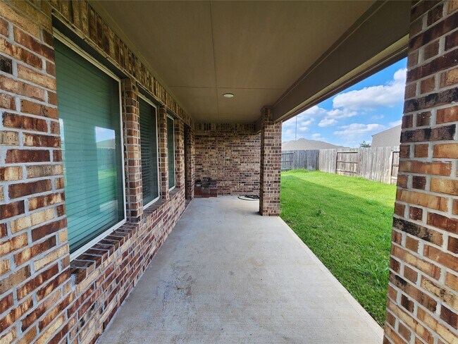 Building Photo - 1310 Central Heights Dr
