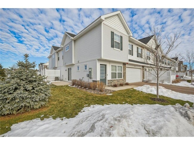 Building Photo - 1203 Lower 143rd St E