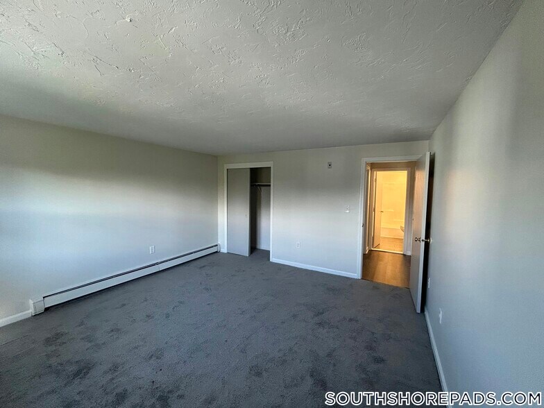 Building Photo - 38 Dean St.