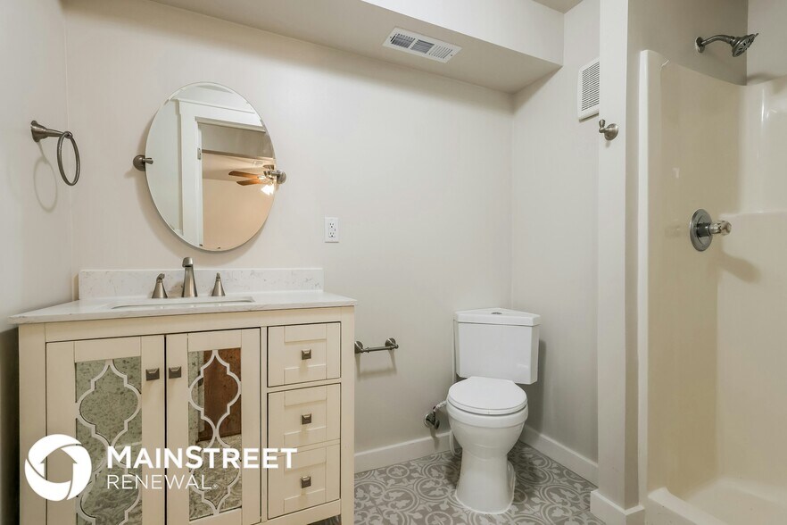 Building Photo - 6125 Park Rd