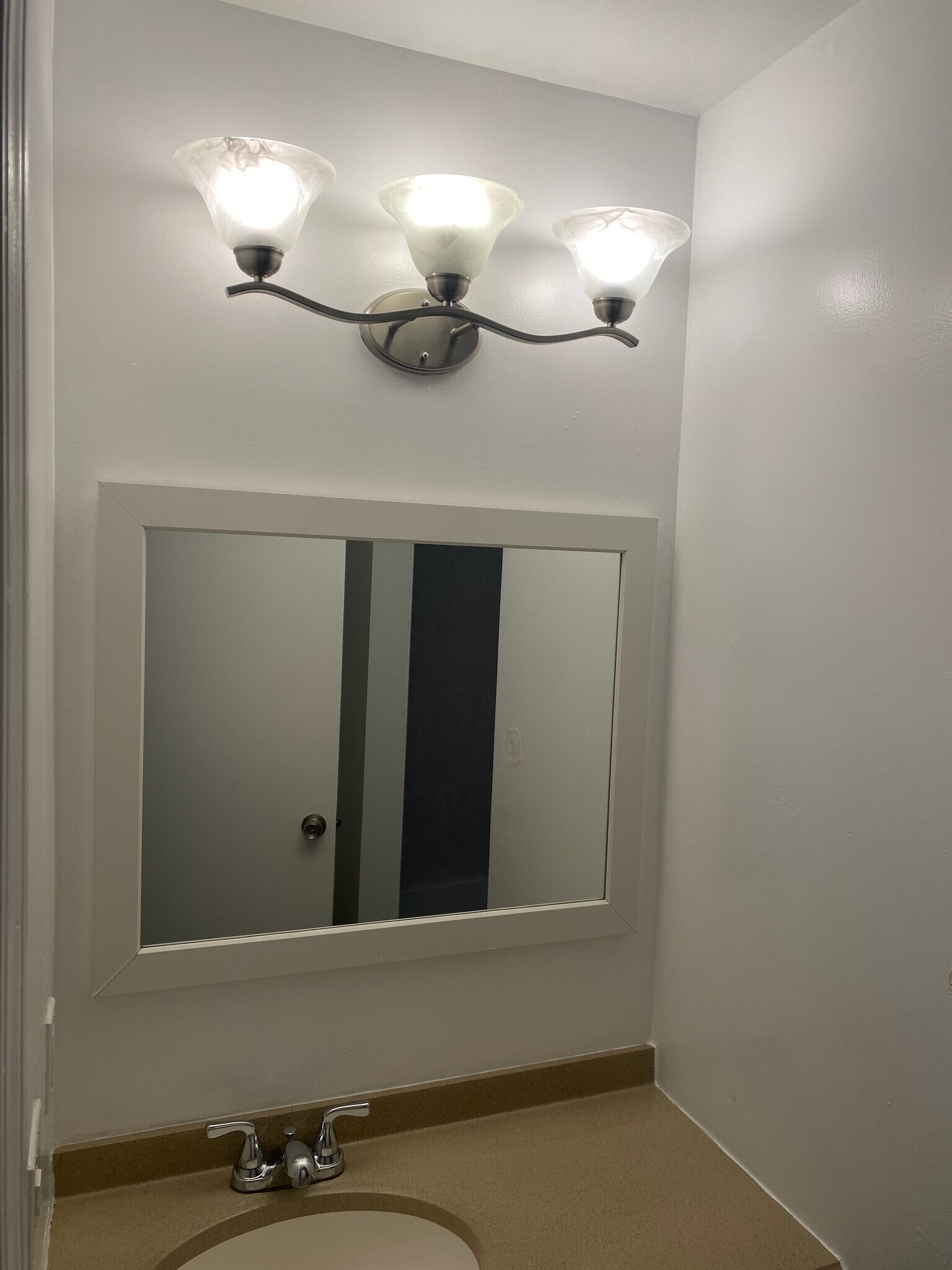 Building Photo - 28 Adams St