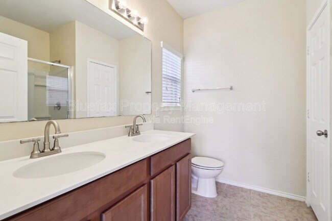 Building Photo - 14027 Laurel Br