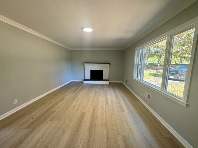 Building Photo - Four Bedroom House/Boonsboro Area