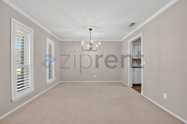 Building Photo - 2501 Bluffton Dr